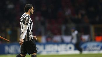 tevez no logra romper su maleficio en la champions tevez no logra romper su maleficio en la champions