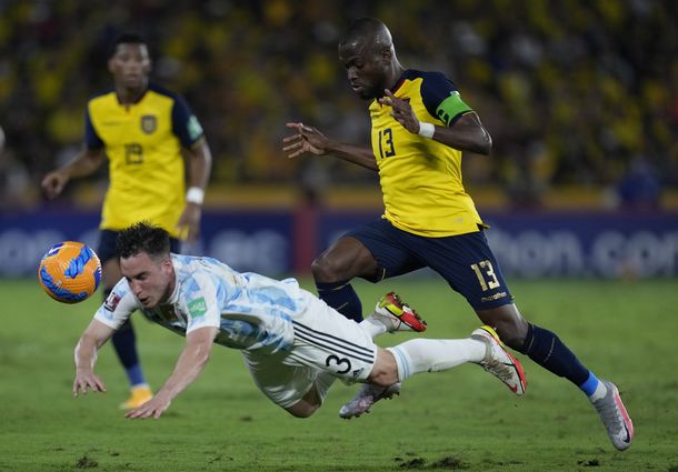 VIDEO: Imperceptible mano que cobró el VAR, penal atajado y el gol de rebote de Ecuador