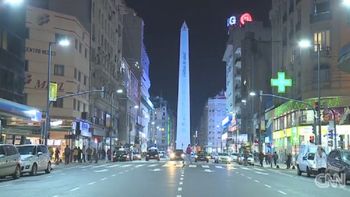 el tarifazo llego a la cnn: duro informe por el apagon en calle corrientes el tarifazo llego a la cnn: duro informe por el apagon en calle corrientes