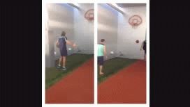 no todo es futbol: messi la rompe jugando al basquet no todo es futbol: messi la rompe jugando al basquet