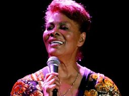 Dionne Warwick, la tía de Whitney Houston