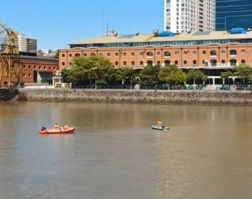 Macabro hallazgo en Puerto Madero: encontraron un cuerpo flotando en la Dársena Sur