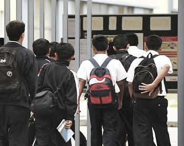 Por las amenazas de tiroteo una escuela de San Fernando prohibió el uso de mochilas