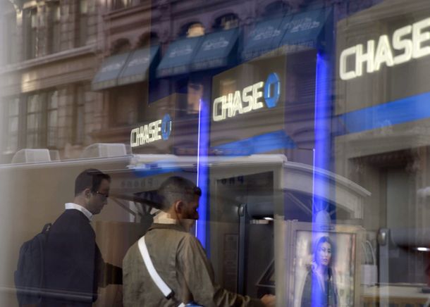 Hackers roban información de 76 millones de cuentas del banco JP Morgan Chase
