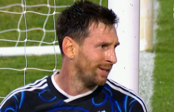 El exquisito gol de Lionel Messi para el 2-0 de la Selección Argentina ante Zambia