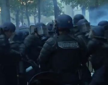 Represión durante los festejos del Mundial en Paris