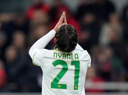 el presente de dybala: quedo afuera del mundial y su futuro en roma es incierto el presente de dybala: quedo afuera del mundial y su futuro en roma es incierto
