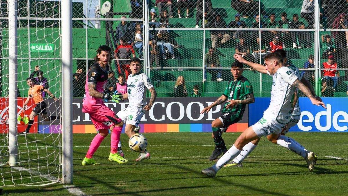 Sarmiento dio el golpe en San Juan y hundió a San Martín en la pelea ...