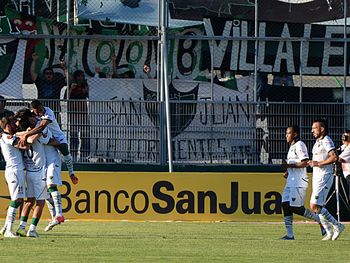 Con gol de Aparicio, San Martín le ganó a Arsenal 