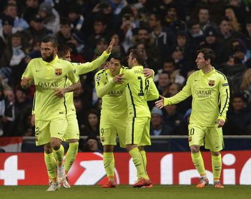 Con dos goles de Suárez