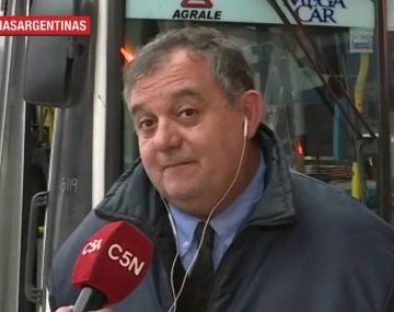 Habló el colectivero que armó un grupo de WhatsApp con sus pasajeros: cómo surgió la idea
