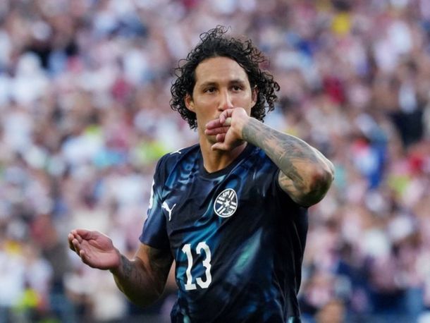 Lanús lanzó una promoción especial por José Canale tras la histórica clasificación de Paraguay