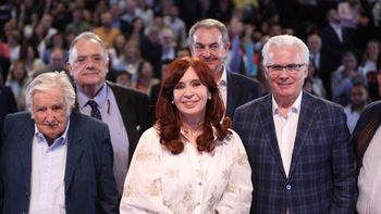 El expresidente José Mujica respaldó a la vicepresidenta argentina, Cristina Kirchner. El expresidente José Mujica respaldó a la vicepresidenta argentina, Cristina Kirchner.