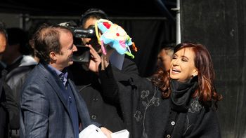 cristina va a lomas para asistir a un acto junto a insaurralde cristina va a lomas para asistir a un acto junto a insaurralde