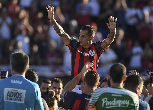 Pipi Romagnoli en su partido homenaje