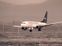 espectacular aterrizaje en medio de un temporal de viento en comodoro espectacular aterrizaje en medio de un temporal de viento en comodoro