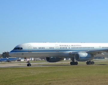 El Gobierno dejó usar el Tango 01 para una película y lo rompieron