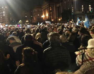 Masiva marcha frente al Congreso para pedir el desafuero de Cristina