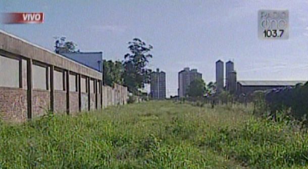 Hallan muerta a una adolescente de 15 años en un baldío de Ezpeleta