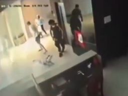 Indignante: golpeó a un perro que le ladró a su hija y luego amenazó a su dueña