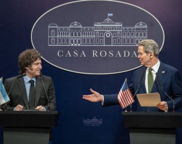 El secretario del Tesoro de EEUU cruzó a senadora que cuestionó el crédito a la Argentina