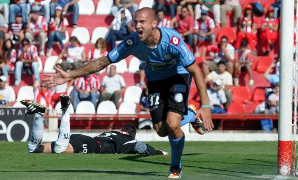 En Santa Fe, Unión sólo igualó ante Belgrano y se complica