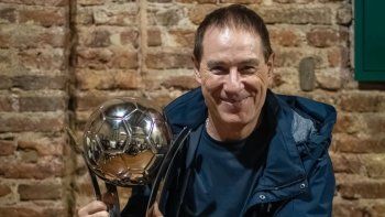 ariel holan explico su salida de central: por que se fue y que dijo del titulo designado ariel holan explico su salida de central: por que se fue y que dijo del titulo designado