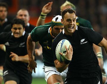 Los All Blacks derrotaron a Sudáfrica y se encaminan al título