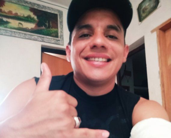 Fuerte repudio a cantante en Catamarca que llamó a golpear el bombo como se le pega a una vieja en casa