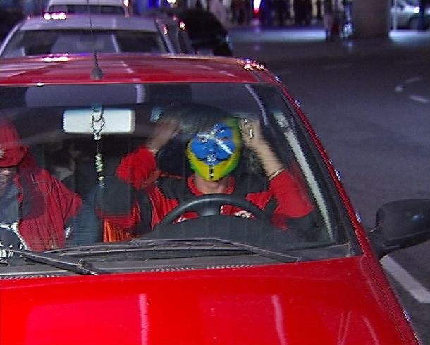 Fiel a su estilo: Bebote Álvarez llegó a la Argentina y  agredió a los periodistas