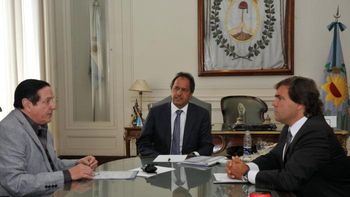 alivio para scioli: un sector de los estatales acepto la suba alivio para scioli: un sector de los estatales acepto la suba