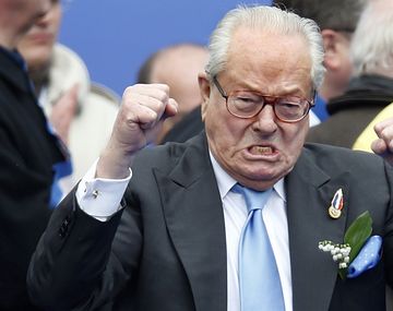 Por sus reiterados dichos antisemitas expulsaron a Le Pen del partido que fundó