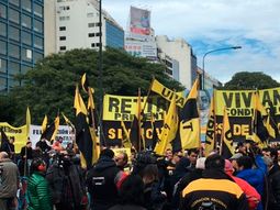 taxistas marcharan al centro porteno en repudio a uber taxistas marcharan al centro porteno en repudio a uber
