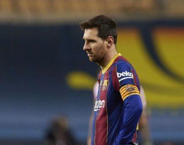 Sigue la filtración: ahora revelan que Messi tenía que aprender catalán y no lo hizo