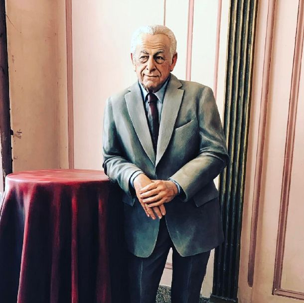 Inauguraron una estatua de Gerardo Sofovich en Avenida Corrientes