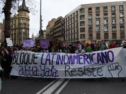 Feminismos internacionales: latinoamericanas marcharon juntas en Barcelona