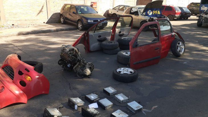 Clausuraron un desarmadero ilegal: secuestraron mas de 1.200 autopartes y detuvieron a seis personas