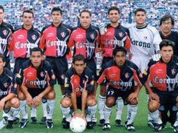 Estrella de la Selección de México, este exjugador se retiró y perdió su fortuna valuada en 10 millones de dólares. Estrella de la Selección de México, este exjugador se retiró y perdió su fortuna valuada en 10 millones de dólares.