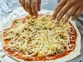 Quiso matar a su familia con veneno para ratas en la pizza