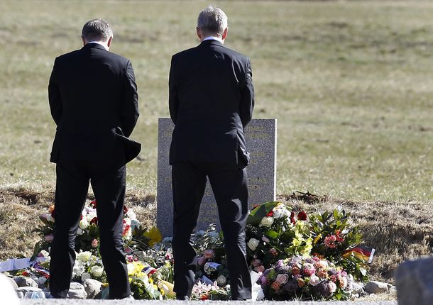 Lufthansa rindió homenaje a las víctimas del avión estrellado