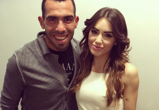 Carlitos Tevez visitó a Lali Espósito y Mariano Martínez en el teatro: las fotos