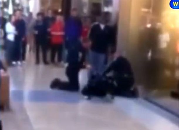 Electrocutan a una mujer cuando trataba de comprar iPhones