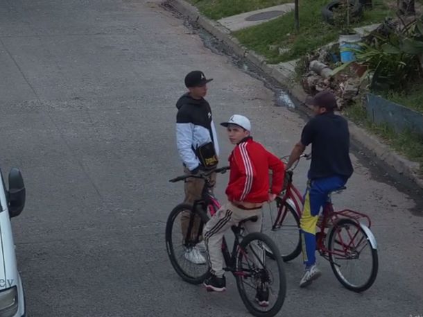 Terror en Hurlingham: una discusión entre amigos terminó en asesinato y el agresor sigue prófugo Terror en Hurlingham: una discusión entre amigos terminó en asesinato y el agresor sigue prófugo