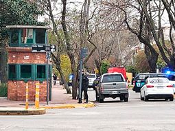 Un hombre tiró una bomba molotov contra la Quinta de Olivos y fue detenido