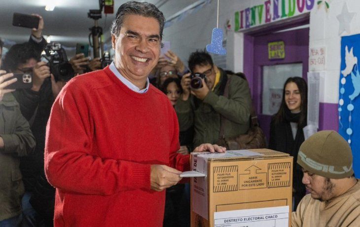 Jorge Capitanich emitió su voto en Chaco: La gente tiene que optar entre comer o pagar la luz