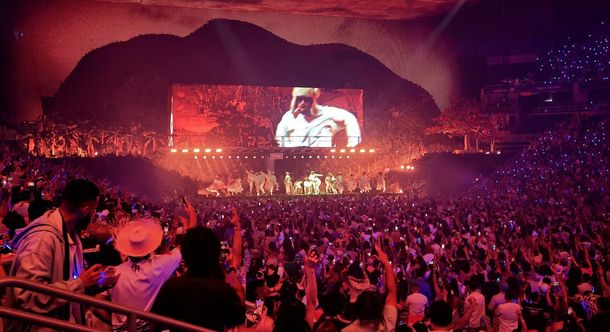 La residencia de Bad Bunny en Puerto Rico. Unas 30 noches, un coliseo cómodo para el público y sets de más de tres horas. La residencia de Bad Bunny en Puerto Rico. Unas 30 noches, un coliseo cómodo para el público y sets de más de tres horas.