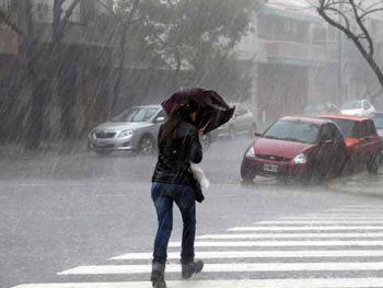 Se vienen fuertes tormentas. Se vienen fuertes tormentas.