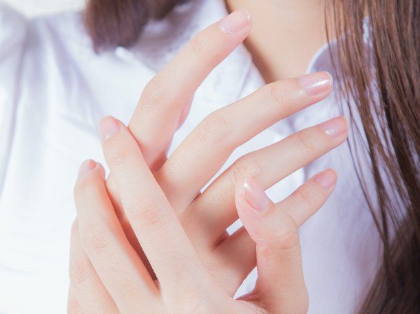 El truco definitivo que se hizo viral y fortalece las uñas