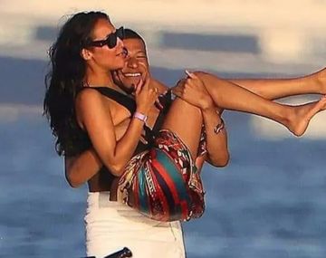 Periodista repudia el tratamiento mediático del supuesto romance entre Mbappe e Inés Rau