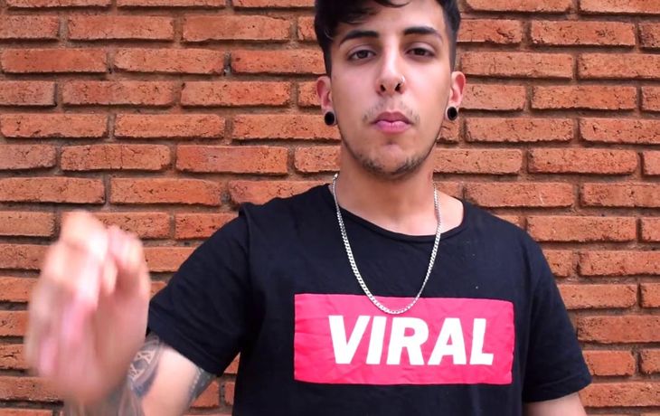 Piden a Uruguay que le retiren licencia de conducir a un youtuber que corre picadas en Buenos Aires